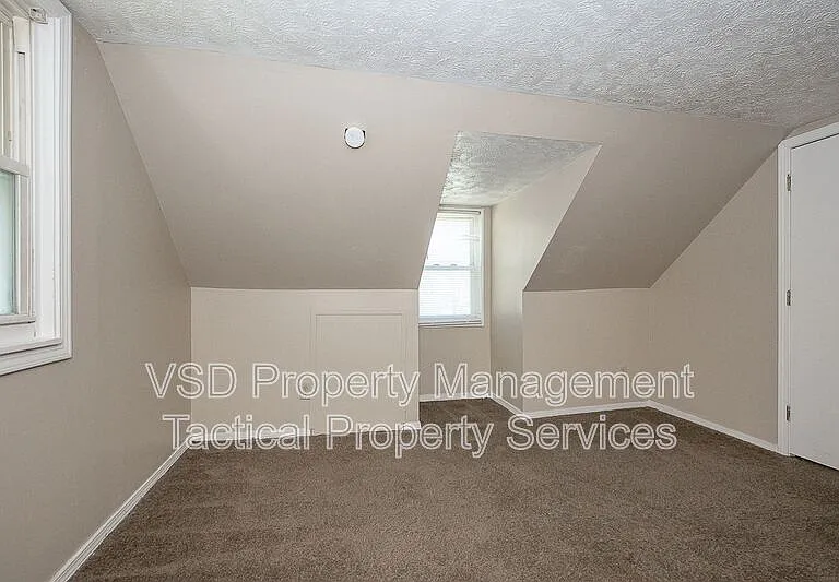 374 E 232nd St — Photo 12