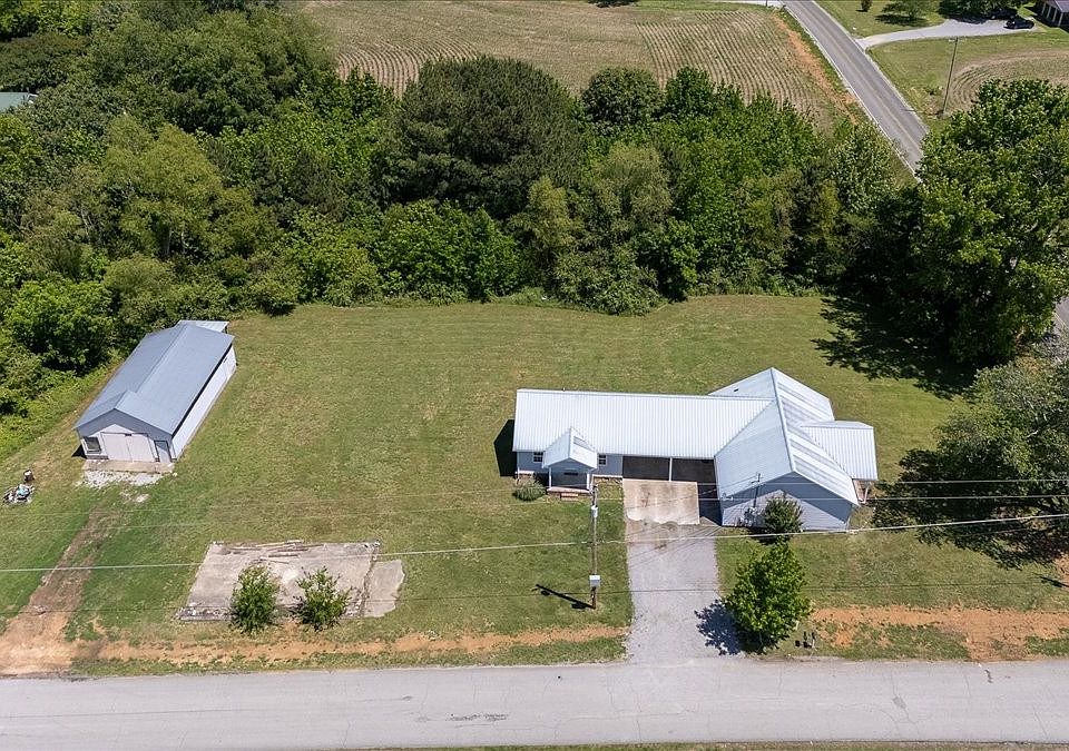 1st image of 706 Tingle Trapp Rd