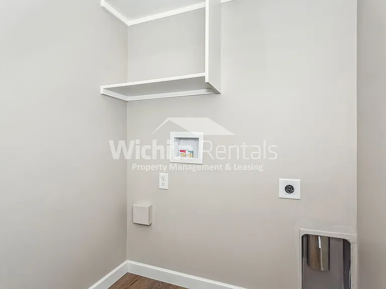 5030-5032 S Sycamore Ave — Photo 14