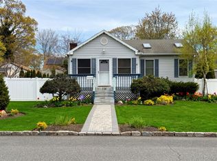174 Trouville Rd, Copiague, NY 11726