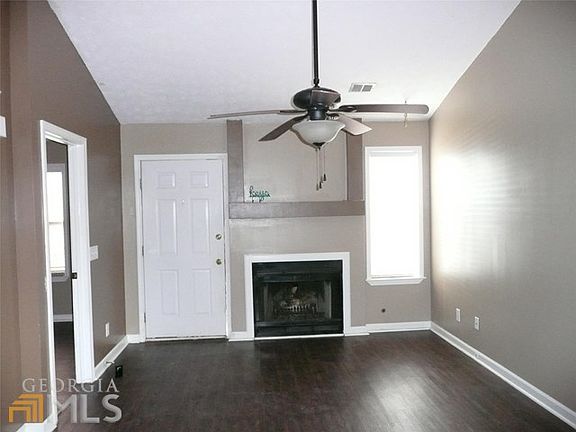 2nd image of 1810 Commonwealth Dr