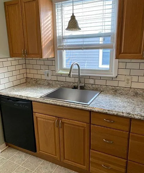 825 N Edison Ave — Photo 7