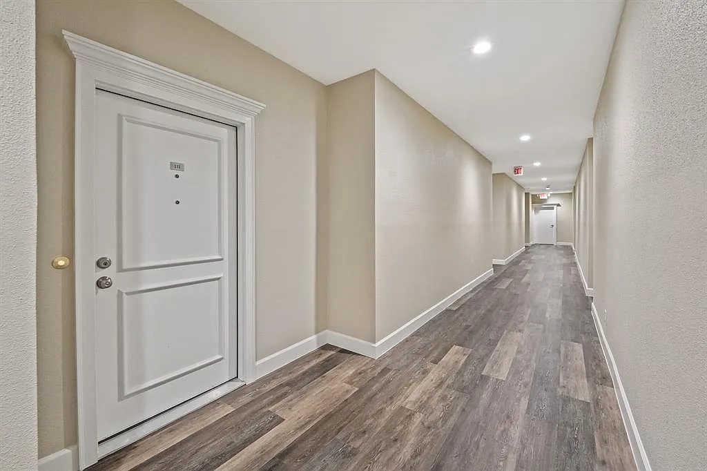 2 bed, 2.0 bath, 1224 sqft, $2,000 — Photo 3