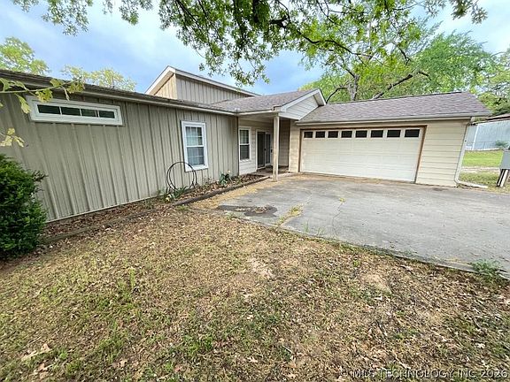 2nd image of 429728 E 1147th Rd