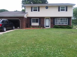 836 Oxford Dr, Chatham, IL 62629