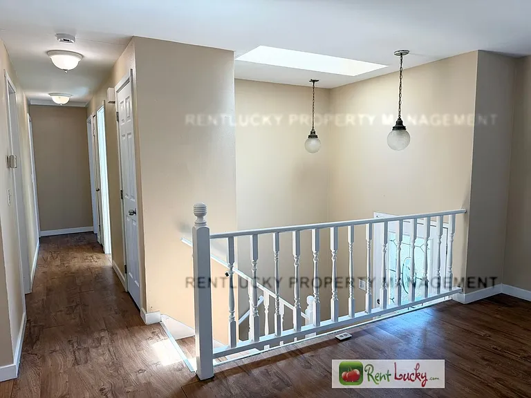 2516 S 284th St — Photo 4