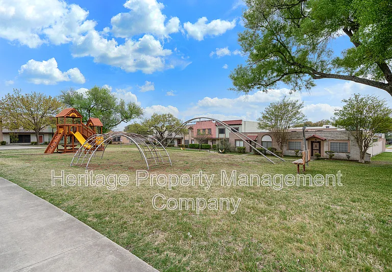 10958 Crown Park — Photo 30