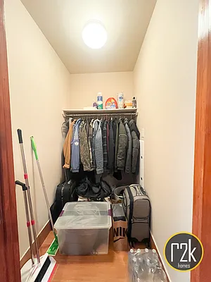 Rented by Realty 2000 Corp | media 30