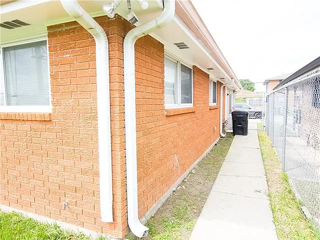 4819 Francis Dr — Photo 28
