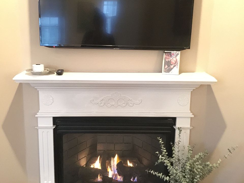 2nd image of 285 Bowen St