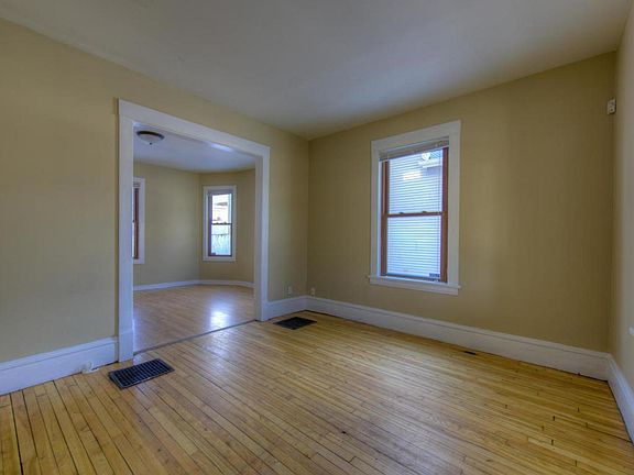 3rd image of 3846 Humboldt Ave N