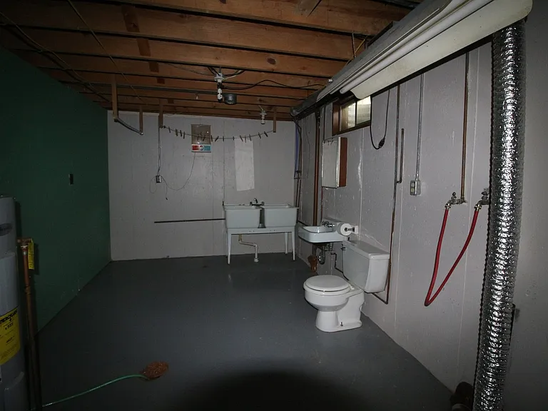 133 Youngridge Dr — Photo 7