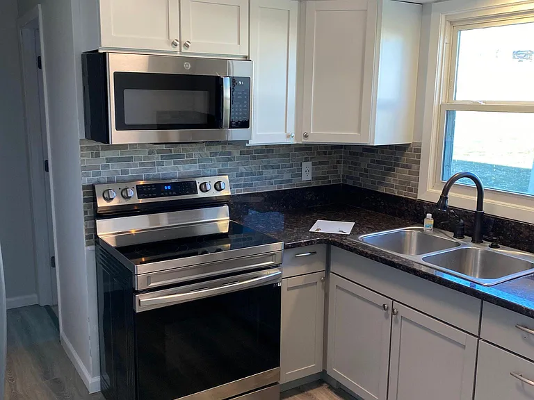 3039 Greenwich Rd — Photo 5