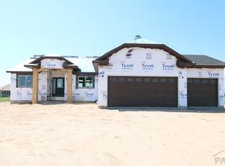 1124 W Shenandoah Dr, Pueblo West, CO 81007