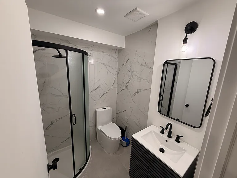 604 NE 9th Ave #3 — Photo 12