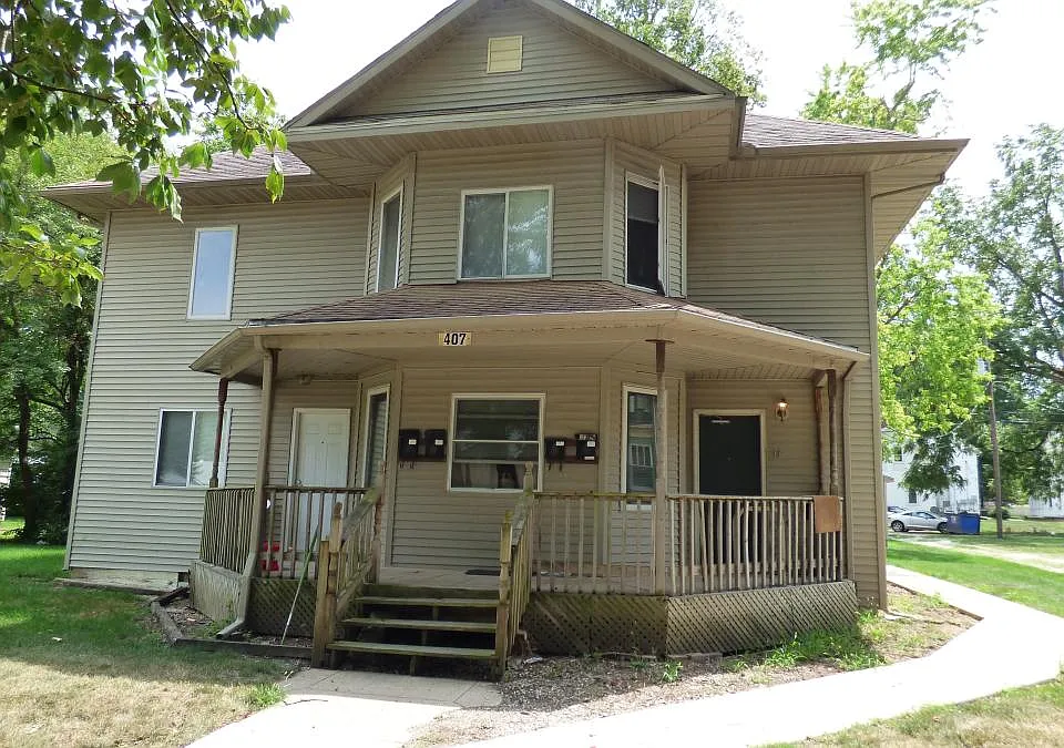 407 W Columbia Ave #1