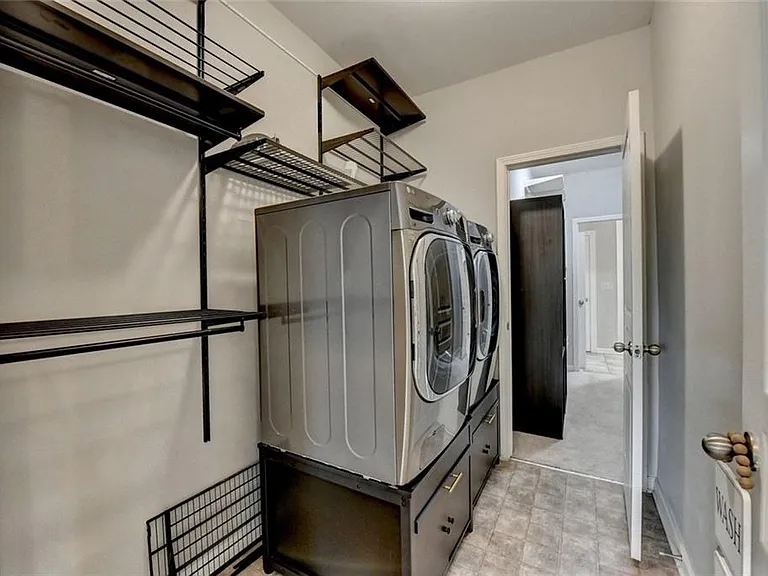 2540 Maple Ridge Ln — Photo 43