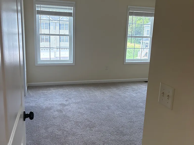 109 Meadowbrook Ln — Photo 10