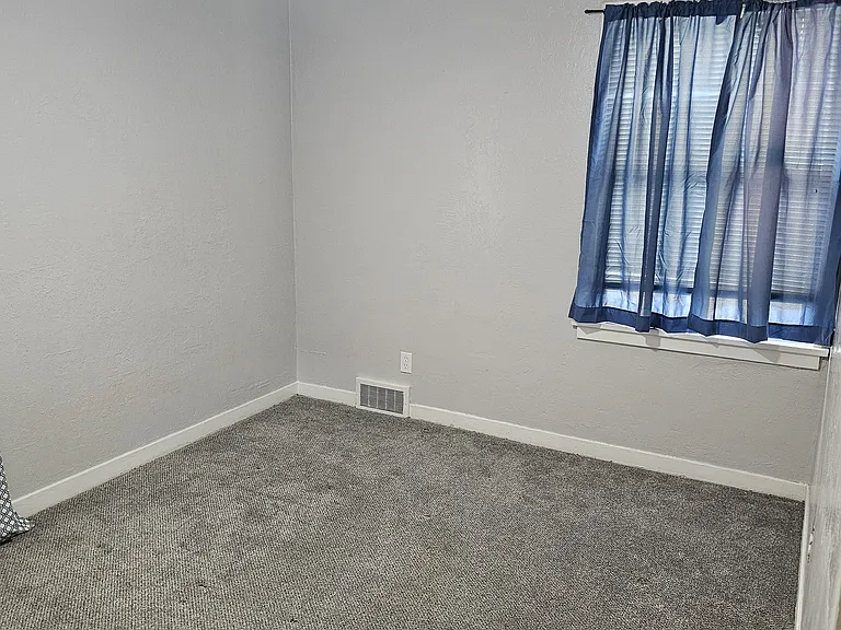 1207 E 520 S — Photo 5