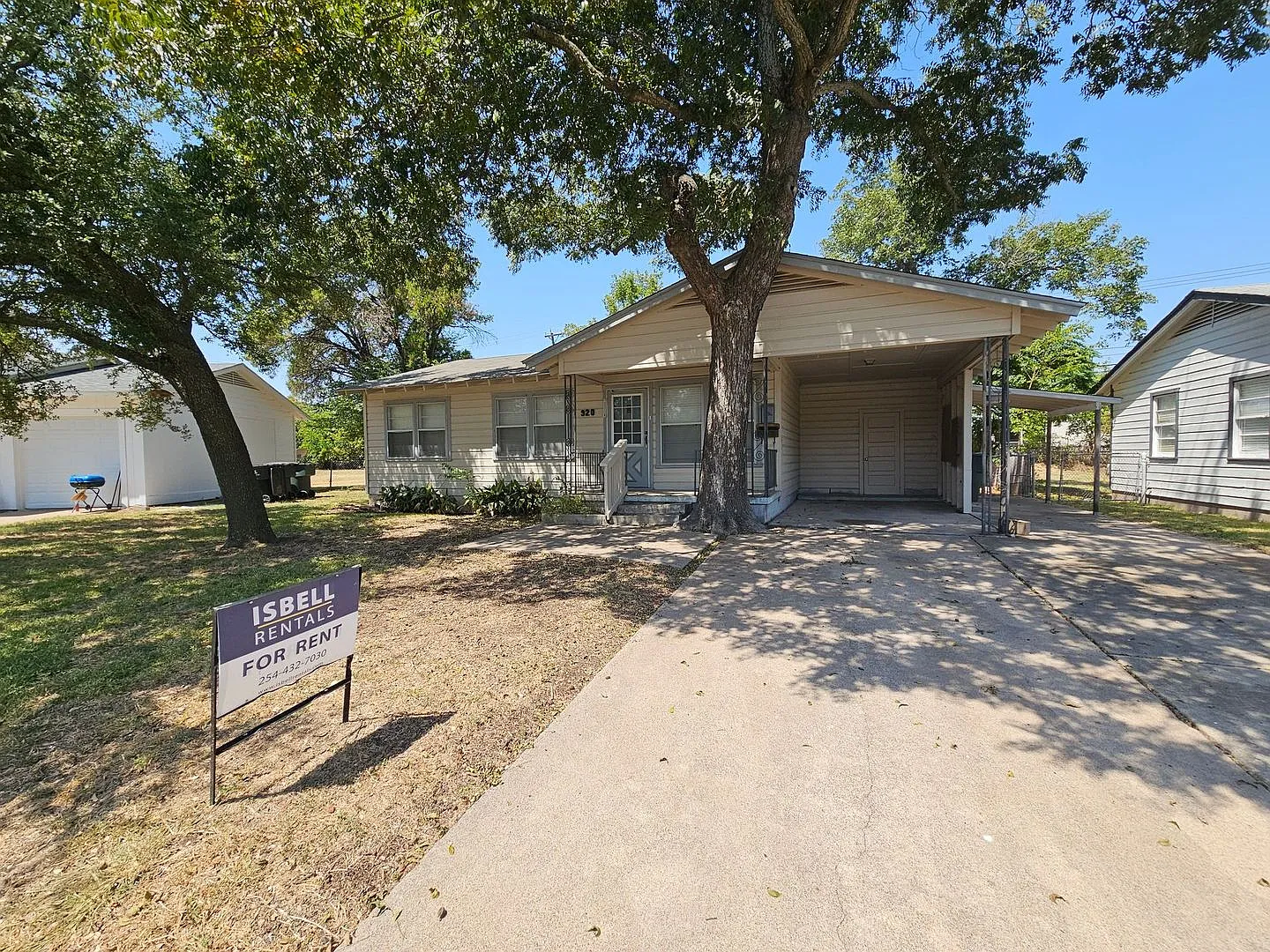 Back To School Rent Special - $250 Gift Card & Water Included! — Photo 1