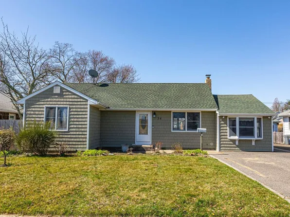 54 Nehring Ave Avenue, Babylon, NY 11702