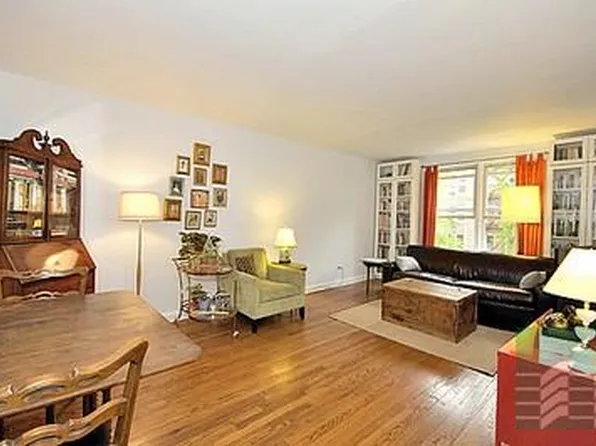 67-07 Yellowstone Boulevard image 1 of 5