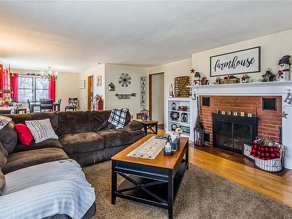 4th image of 6 Crestwood Dr