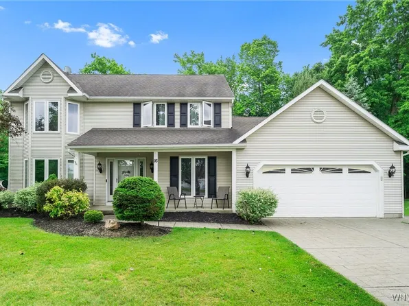 16 Schilling Ct, Lancaster, NY 14086