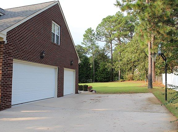 4th image of 121 Sevendales Dr