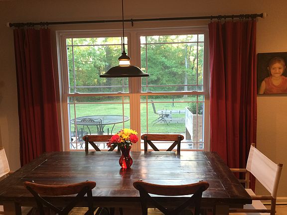 4th image of 370 Mapleleaf Cir
