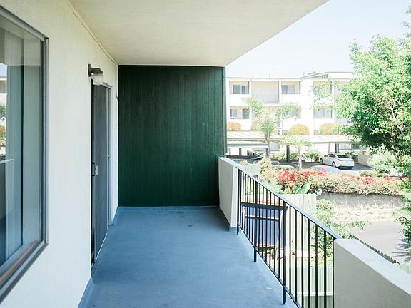 2nd image of 1016 Cliff Dr #211