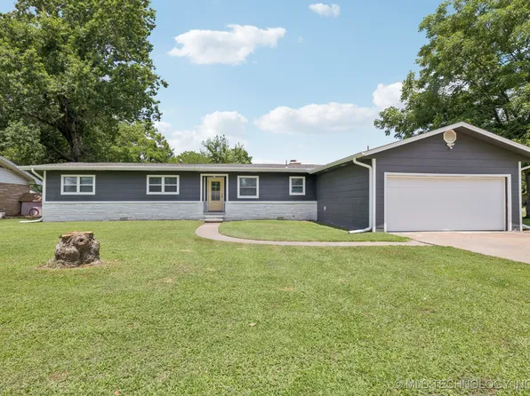 717 SE 11th St, Pryor, OK 74361