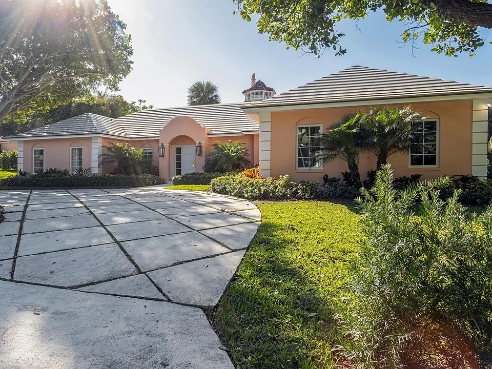 124 Woodbridge Rd