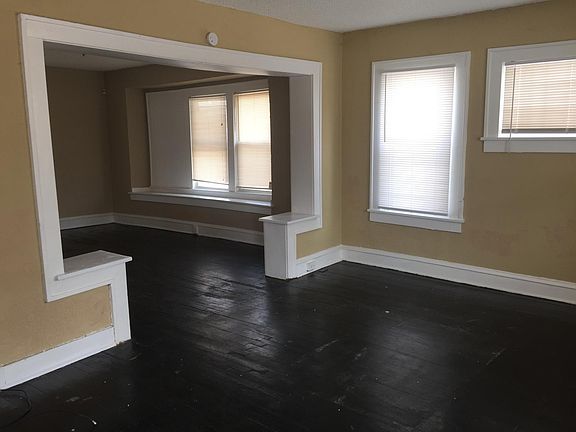 2nd image of 1816 E 55th St