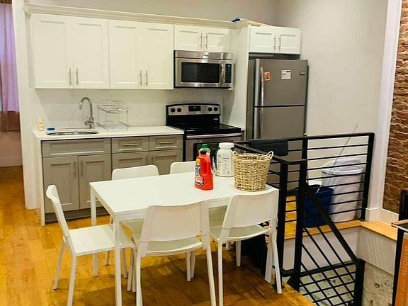 5th image of 1109 36th Ave APT 1