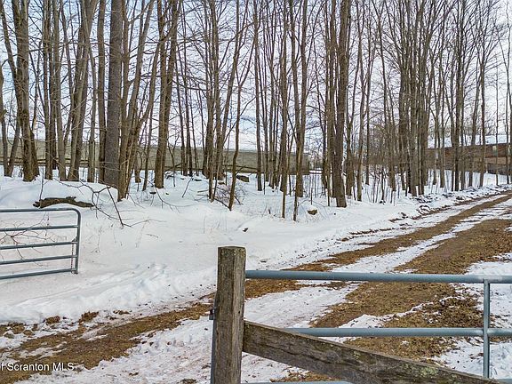 5th image of 434 Hemlock Rd