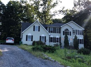 146 Falling Water Ct, East Stroudsburg, PA 18324