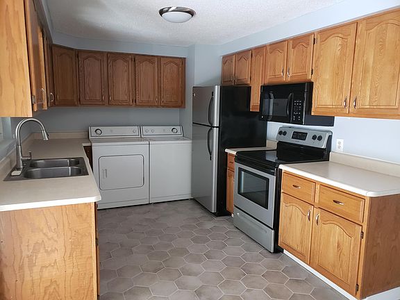 4th image of 3939 Sandia Pl