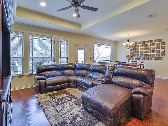 4th image of 15411 Meadow Pass