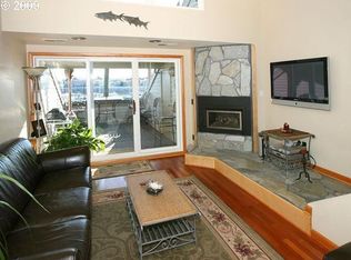 170 N Hayden Bay Dr, Portland, OR
