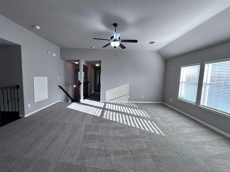 902 Panther Ln — Photo 32