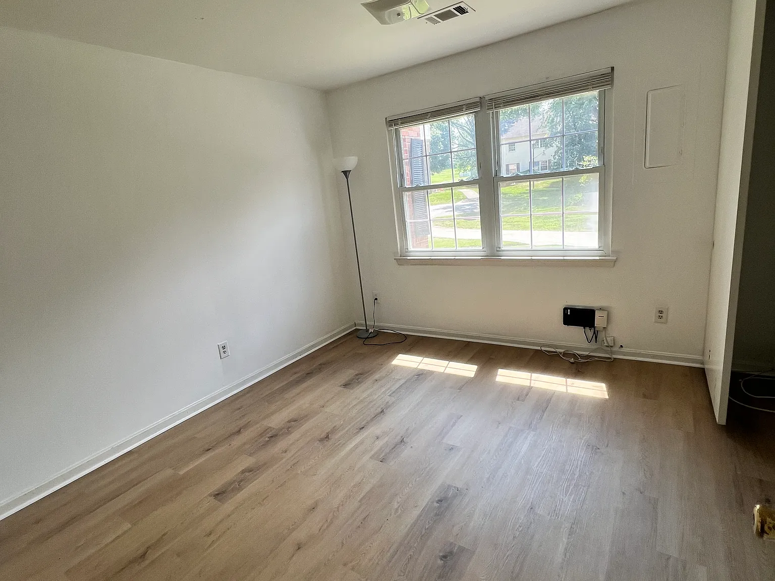 2 bed, 900 sqft, $2,000 — Photo 4
