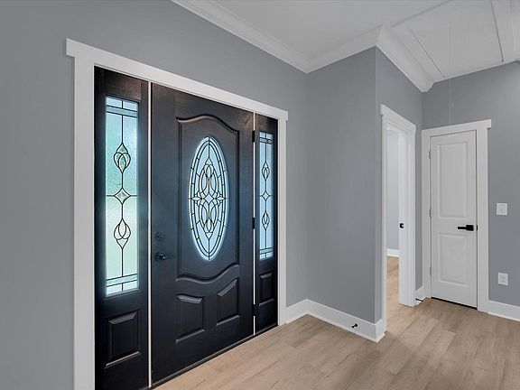 3rd image of 107 Wood Dr