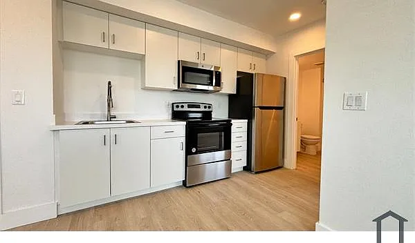 1 bed, 400 sqft, $1,800 — Photo 3