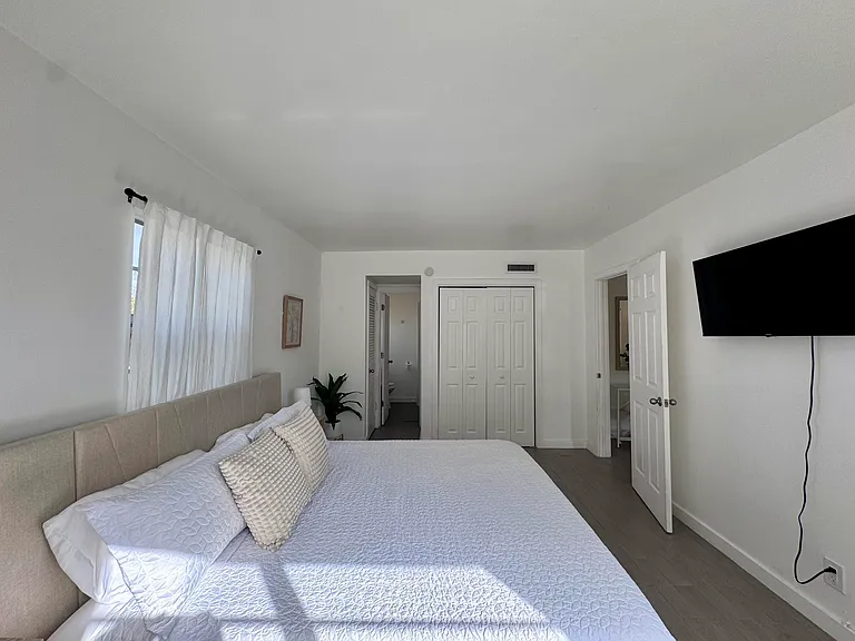202 Lucerne Ave #12 — Photo 23