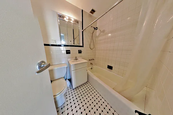 Rented by CitySites Real Estate Group | media 6