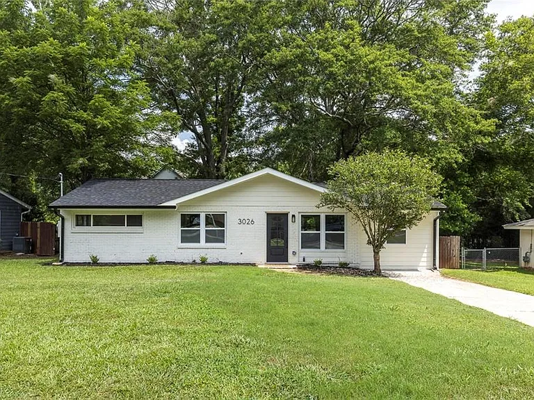 3026 Brook Dr — Photo 1
