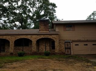 940 S 1st St NE, Brookhaven, MS 39601