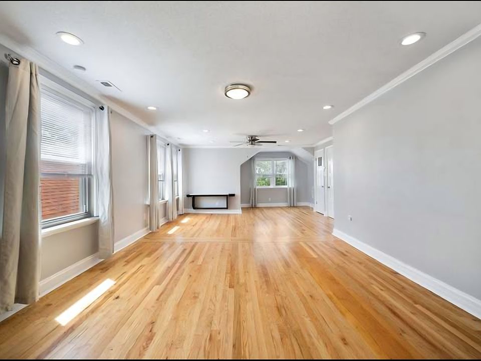 1st image of 5136 W Barry Ave #2