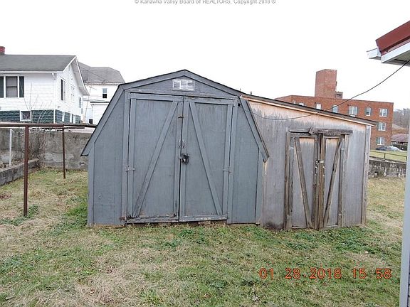 5th image of 208 Capehart St